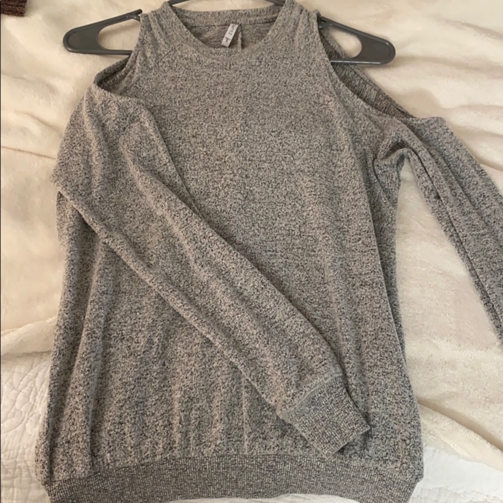 Light grey sweater
